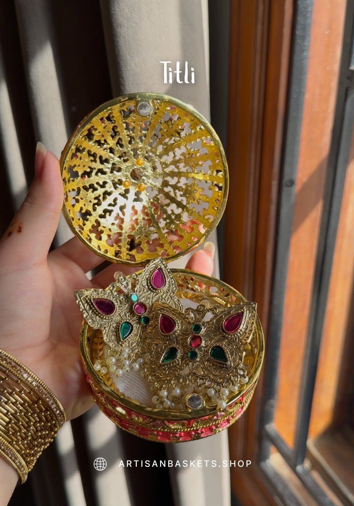Titli Jhumkay